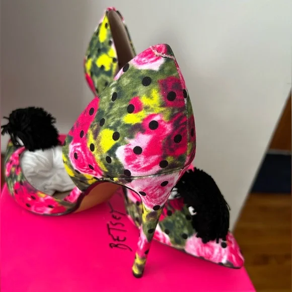 NWT Betsey Johnson funky pumps, size 9 1/2 US, new & never worn. - Picture 6 of 6